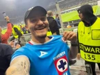 Aficionado de Cruz Azul en la Champions... le va al Barcelona