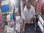 Taxista roba un celular en una tienda de Playa del Carmen; víctimas buscan localizarlo | VIDEO