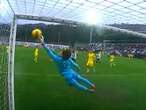 Ochoa regala atajada monumental en Portugal... pero termina goleado