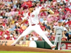 Novato explosivo en la MLB: debut soñado de Chase Burns en triunfo de Reds