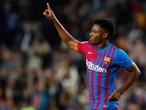 Ansu Fati ya tiene pie y medio fuera del Barcelona
