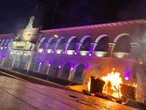 Diez detenidos tras incendio del Palacio Municipal de Apatzingán; Fiscalía investiga responsabilidades