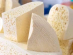 Retiran quesos del mercado en EU por riesgos sanitarios de listeria y salmonela