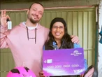 Banco Azteca e Italika apoyan a Tony, sobreviviente de cáncer de mama y ejemplo de superación