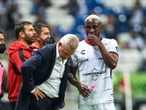 ¿Por qué Javier Aguirre duda de Julián Quiñones?