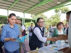 Evelyn Salgado y Rosa Icela Rodríguez entregan apoyos del programa Tianguis del Bienestar