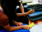 Portugal prohibirá los celulares en las escuelas primarias para "reducir el acoso"