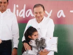 Garantiza Durazo entrega de uniformes a 440 mil estudiantes
