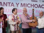 Distribuirán 10 mil guitarras en secundarias para apoyar a artesanos de Paracho