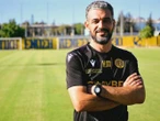 Equipo de Memo Ochoa cambia de director técnico ante crisis del AEL Limassol