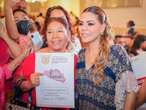 Otorga Evelyn Salgado certeza jurídica a 500 familias de Acapulco con la entrega de escrituras