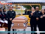 Entre flores y exigencias de justicia despiden a agente asesinado en Pachuca