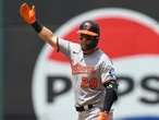 El mexicano Ramón Urías llega a los Astros