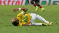 Como foi a fratura na vértebra de Neymar na Copa do Mundo de 2014 e qual foi o tempo de recuperação