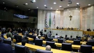 Câmara de São Paulo avança com lei que afrouxa ‘Cidade Limpa’ de Kassab e patrimônios como Teatro Municipal podem ser encobertos por anúncios