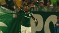 Allan, do Palmeiras, é suspenso por dois jogos por expulsão no jogo contra a Chapecoense