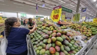 Intenção de consumo das famílias brasileiras cai 0,1% em maio em relação a abril, revela CNC