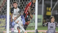 Com um a menos, Corinthians vence o Vitória fora de casa e sonha com Libertadores