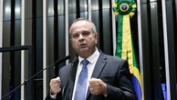 Campanha de Flávio se encontra com Fachin e critica suposta interferência do STF