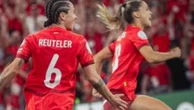 Suíça, de Pia Sundhage, leva susto no final, mas marca nos acréscimos e avança às quartas da Euro pela primeira vez