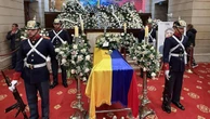 Milhares se despedem de Miguel Uribe, presidenciável assassinado na Colômbia