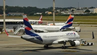 Pilotos de Boeing da Latam declaram ‘Mayday’ após decolar do Brasil e fazem pouso de emergência