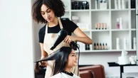 7 sinais de que seus produtos capilares estão fazendo mal à saúde