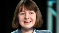 Sally Rooney vence prêmio literário no Reino Unido e não comparece à entrega por temer prisão