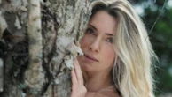 Letícia Spiller posa nua e recebe elogios nas redes sociais: ‘Muito gata’