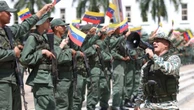 Venezuela realiza treinamento militar para preparar civis diante de possível ataque dos EUA