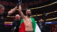 Em meio a vaias, Chimaev domina Du Plessis e conquista cinturão no UFC 319