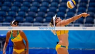 Mata-mata do vôlei de praia feminino começa neste sábado; veja horários das brasileiras