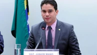 Deputado alvo da PF é autor de projeto que proíbe o uso da bandeira nacional em manifestações políticas
