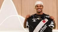 Matheus França desembarca no Rio e inicia trajetória no Vasco: ‘Vou me doar 100%’