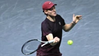 Sinner amplia freguesia sobre Ben Shelton em sua 400ª partida a nível ATP e vai à semi em Paris