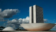 Deputados aprovam urgência para projeto sobre proteção de crianças em ambiente digital