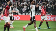 Com Ancelotti no estádio, Corinthians joga mal, fica no 0 a 0 com o Vitória e ouve gritos de protesto