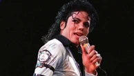 Meia de Michael Jackson é leiloada por quase R$ 40 mil