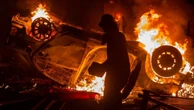 Incêndio em prefeitura na Indonésia deixa três mortos durante protestos