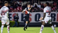 Sob ‘olé’ e vaias, São Paulo é derrotado pelo Vasco por 3 a 1 no MorumBis