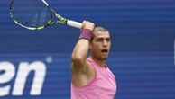 Alcaraz assusta com problema físico, mas avança às oitavas do US Open
