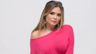 Geisy Arruda faz ensaio fotográfico com vestido rosa que a levou à fama 16 anos atrás