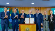 Lula cobra regulamentação de lei que cria a Política Nacional de Economia Solidária