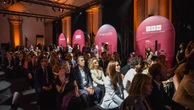 Semana da Moda de Milão recorda trajetória do estilista Giorgio Armani