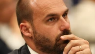 Eduardo Bolsonaro diz que ‘Trump ainda não jogou bomba nuclear no Brasil’