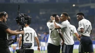 Real Madrid vence Oviedo por 3 a 0 com brilho de Mbappé e Vinicius Júnior