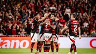 Flamengo vence o São Paulo na volta do Mundial de Clubes e se isola na liderança