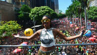 Ludmilla agita o Carnaval do Rio com o bloco Fervo da Lud e faz homenagem a Preta Gil