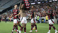 Flamengo vence Vasco por 2 a 0 e chega aos 20 pontos na liderança do Carioca