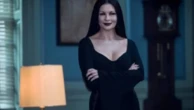 Atriz de ‘Wandinha’, Catherine Zeta-Jones faz comentário sobre fã de 12 anos e é criticada